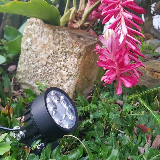Legacy Mini 50X Twin Solar-Powered Spot Lights LED Spotlight Flag Pole Light - Image 5