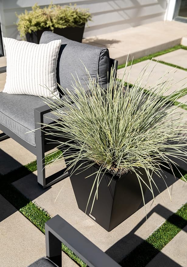 Veradek Pure Series Nobleton Plastic Planter - Image 6