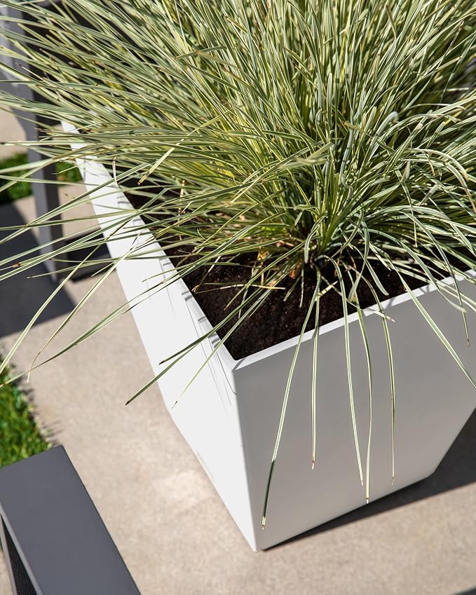 Veradek Pure Series Nobleton Plastic Planter - Image 8